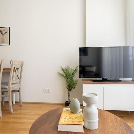 Trendy 1Br, Direct City Access By Hm ウィーン エクステリア 写真