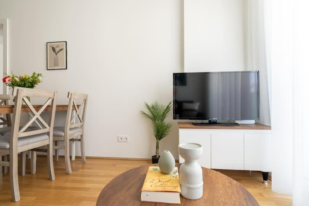 Trendy 1Br, Direct City Access By Hm ウィーン エクステリア 写真