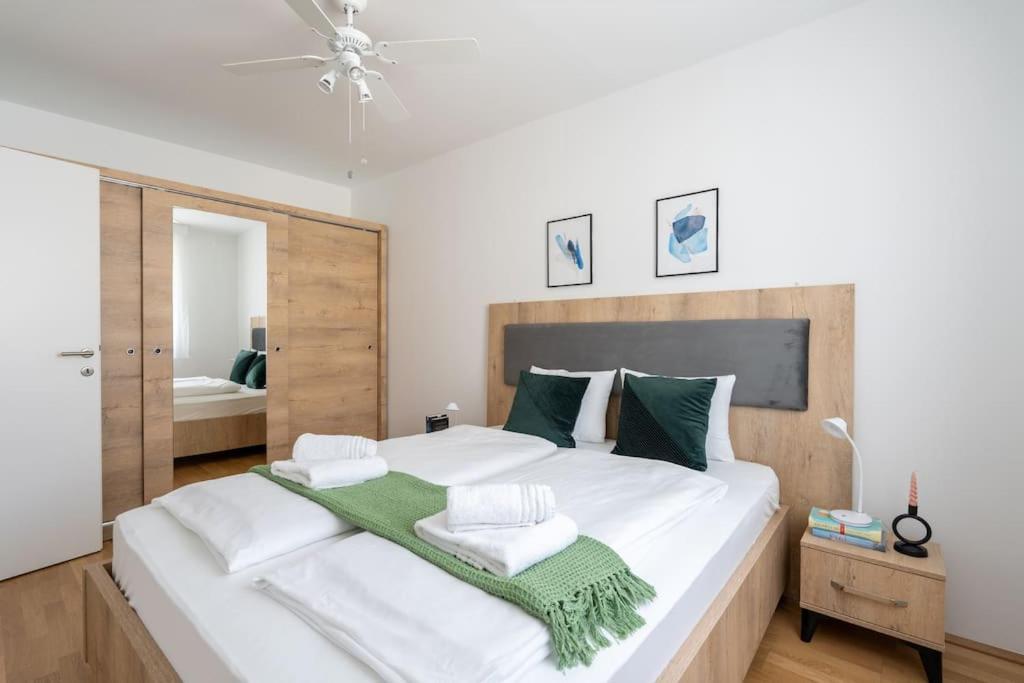 Trendy 1Br, Direct City Access By Hm ウィーン エクステリア 写真