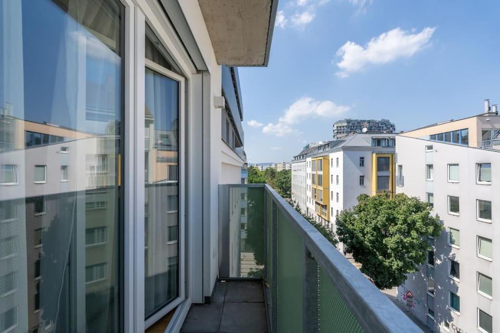 Trendy 1Br, Direct City Access By Hm ウィーン エクステリア 写真